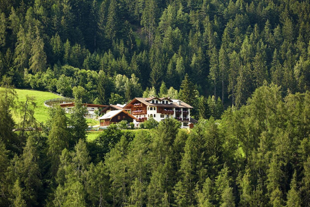Gasthof Groebenhof Fulpmes Exterior photo