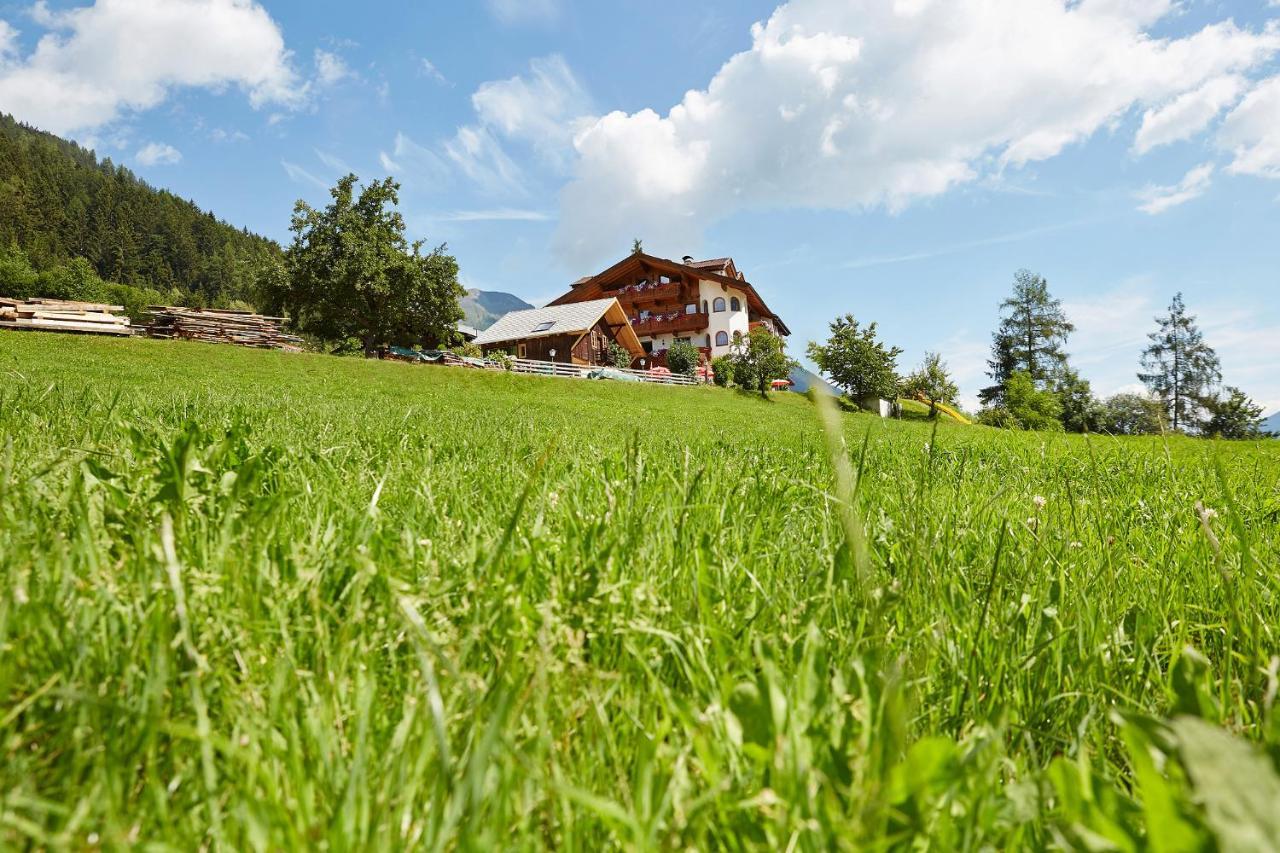 Gasthof Groebenhof Fulpmes Exterior photo