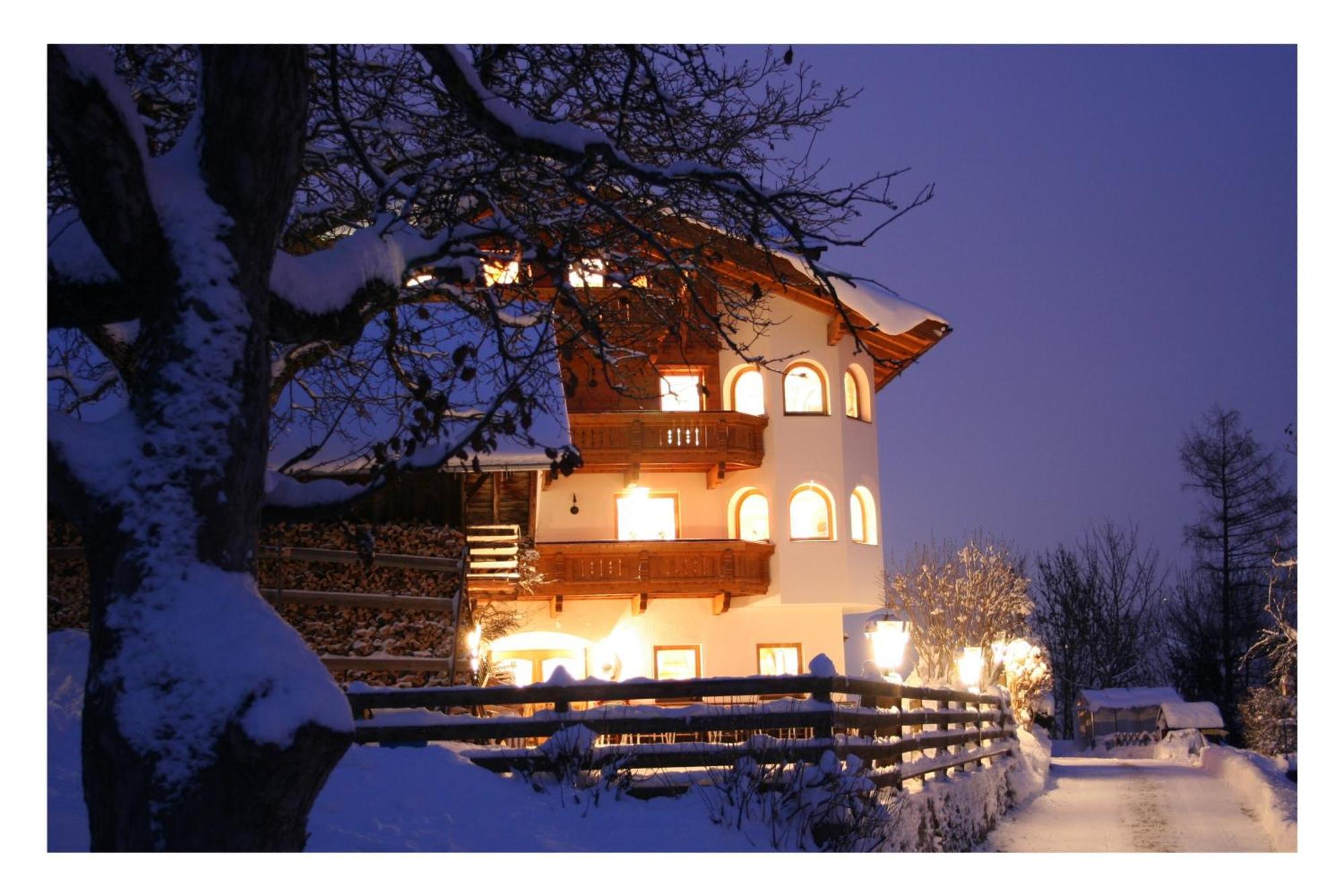 Gasthof Groebenhof Fulpmes Exterior photo
